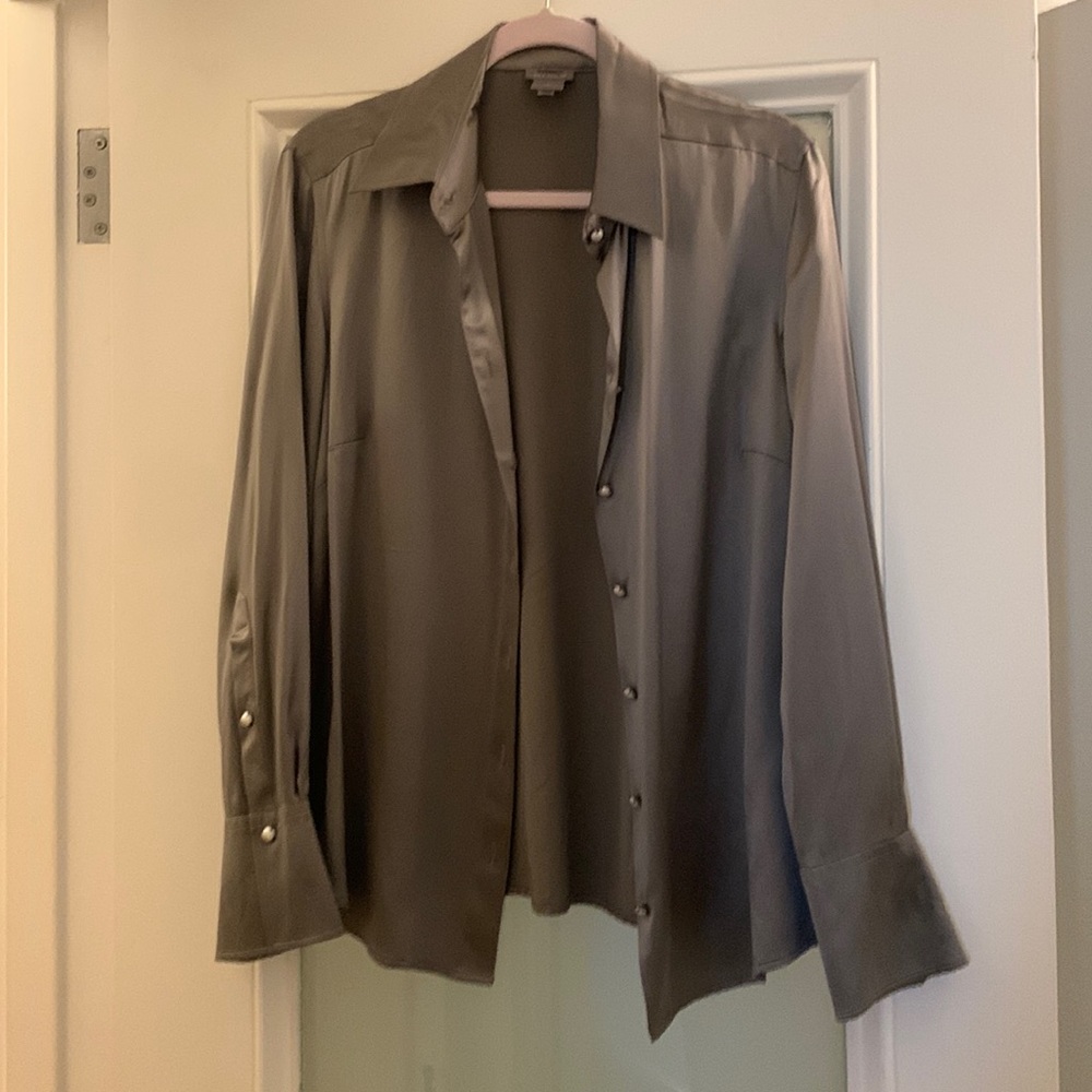 Ann  Taylor pearl button French Cuff silky charmeuse Blouse